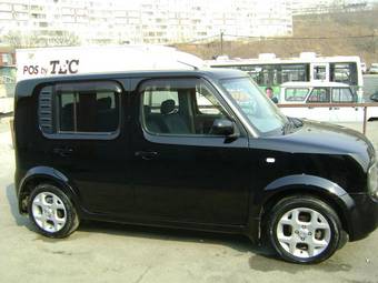 2002 Nissan Cube Photos