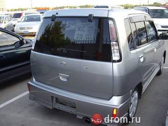 2002 Nissan Cube Photos