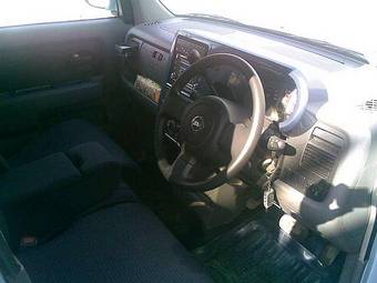 2002 Nissan Cube Pictures