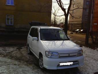 2002 Nissan Cube Pictures