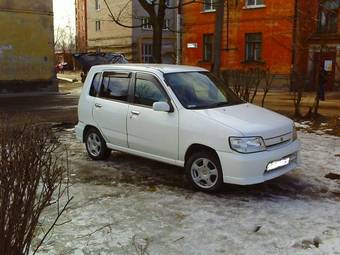2002 Nissan Cube Wallpapers