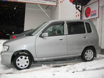 2002 Nissan Cube Photos