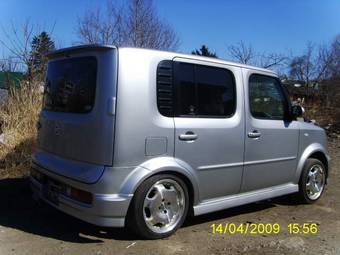 2002 Nissan Cube Photos