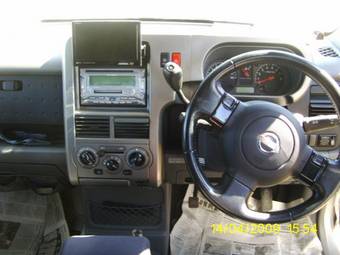 2002 Nissan Cube Photos