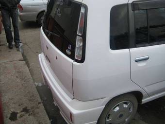 2002 Nissan Cube Pictures