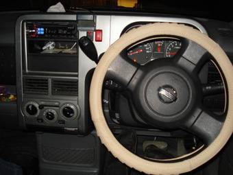 2002 Nissan Cube Photos