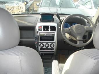 2002 Nissan Cube Pictures