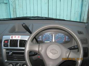 2002 Nissan Cube Pictures