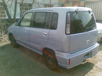 2002 Nissan Cube Photos