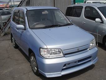 2002 Nissan Cube Pictures