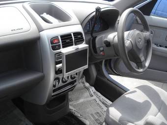 2002 Nissan Cube Pictures