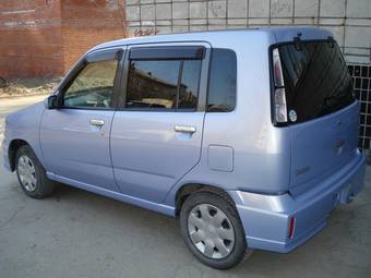 2002 Nissan Cube Pictures