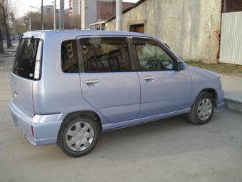 2002 Nissan Cube Photos