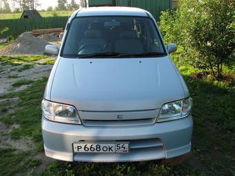 2002 Nissan Cube Pictures