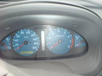 2002 Nissan Cube Photos