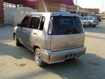 2002 Nissan Cube Photos