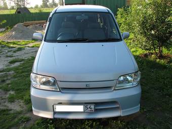 2002 Nissan Cube Pics