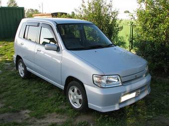 2002 Nissan Cube Pictures