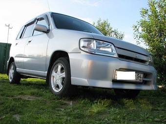 2002 Nissan Cube Pictures