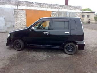 2002 Nissan Cube Pictures