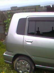 2002 Nissan Cube Photos