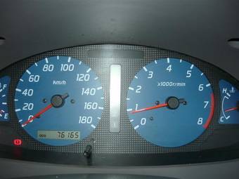 2002 Nissan Cube Photos