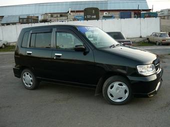 2002 Nissan Cube Pictures