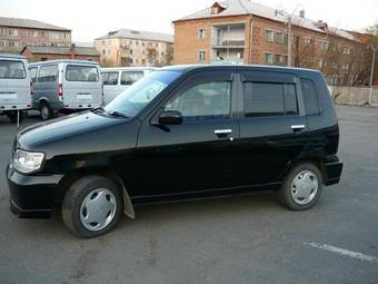 2002 Nissan Cube Photos