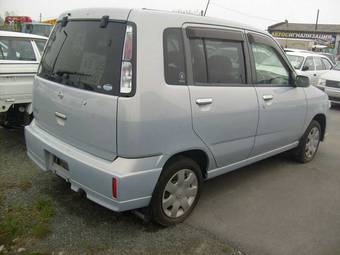 2002 Nissan Cube Photos