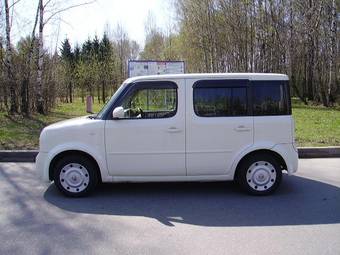 2002 Nissan Cube Pictures