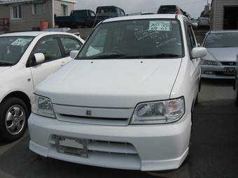 2002 Nissan Cube Pictures