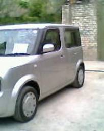 2002 Nissan Cube Photos