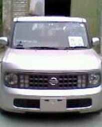 2002 Nissan Cube Photos