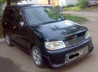 2002 Nissan Cube Pictures