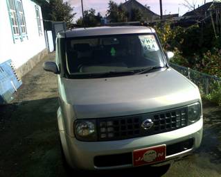 2002 Nissan Cube Photos