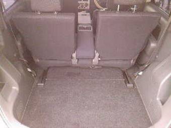 2002 Nissan Cube Wallpapers