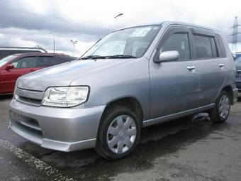 2002 Nissan Cube Pictures