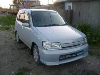 2002 Nissan Cube Photos