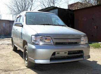 2002 Nissan Cube Pictures