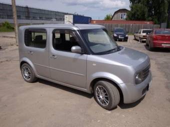2002 Nissan Cube Photos