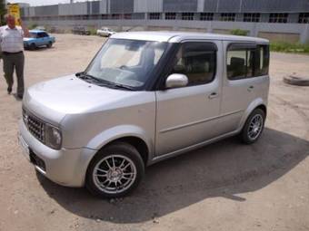2002 Nissan Cube Pictures