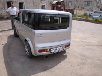 2002 Nissan Cube Photos