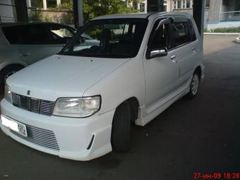 2002 Nissan Cube Photos