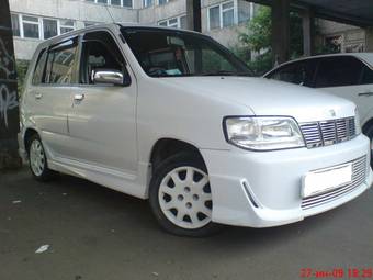 2002 Nissan Cube Pictures