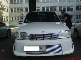 2002 Nissan Cube Photos