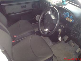 2002 Nissan Cube Pictures