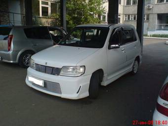 2002 Nissan Cube Pics