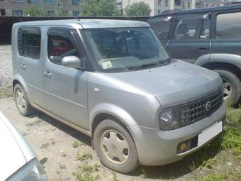 2002 Nissan Cube Photos