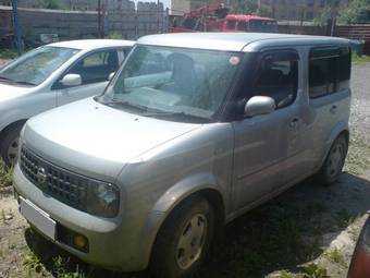 2002 Nissan Cube Photos
