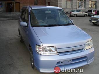 2002 Nissan Cube Pictures